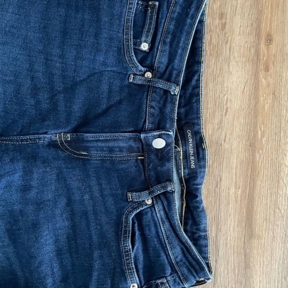 Calvin Klein Jean Shorts, Women’s Size 6 - Picture 2 of 9